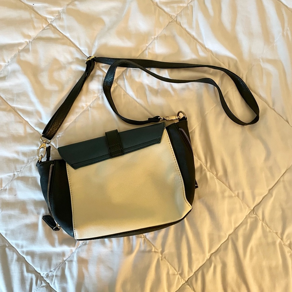 Mossimo Purse - Picture 2 of 5